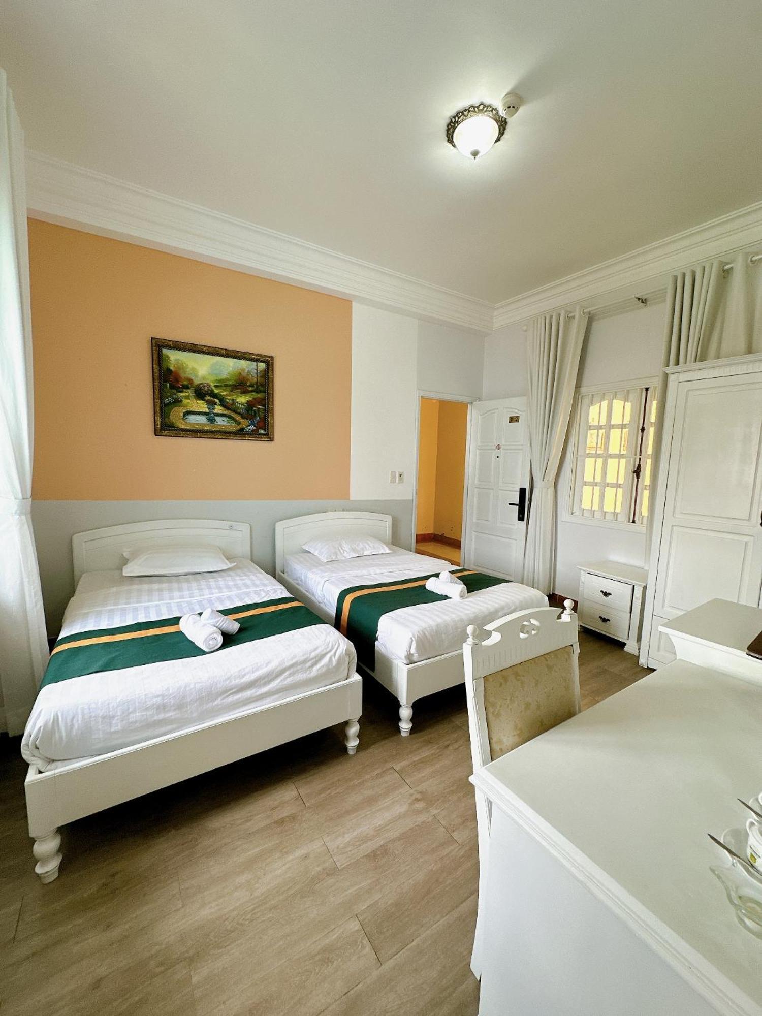 Le Petit Paris Dalat Hotel Extérieur photo